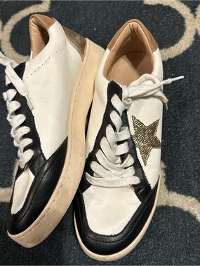 Oasis White & Black Star Accent Sneakers with Gold Star